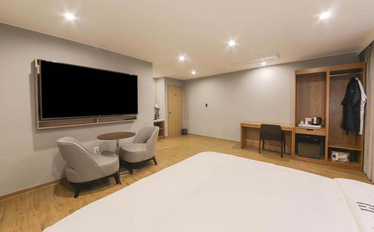 H Avenue Hotel In Gyeongju Exterior foto