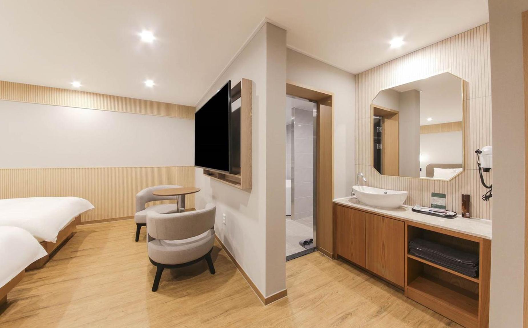 H Avenue Hotel In Gyeongju Exterior foto